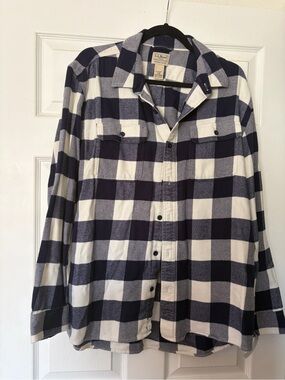 L.L. Bean Men's 1912 Field Flannel Shirt Medium Buffalo Plaid Slight Fitted